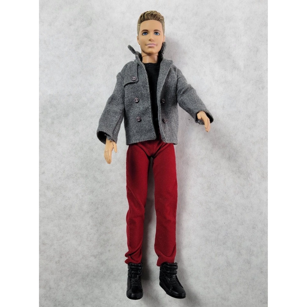 Barbie Ken Fashionista Doll Blonde Molded Hair Blue Eyes 2012 w/ Outfit